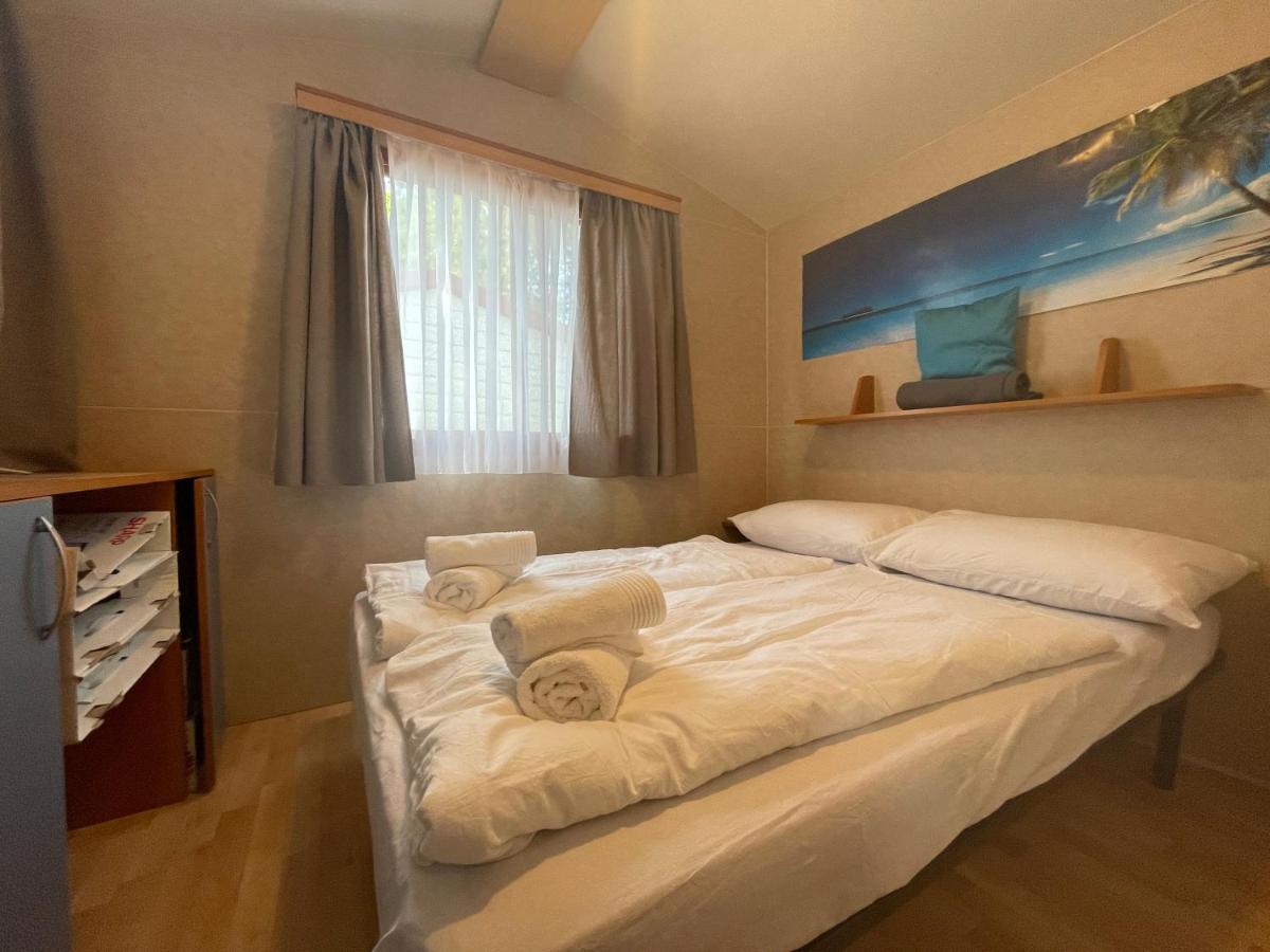 Dalmacia Mobile Homes And Caravans At The Beach Privlaka  Exterior foto