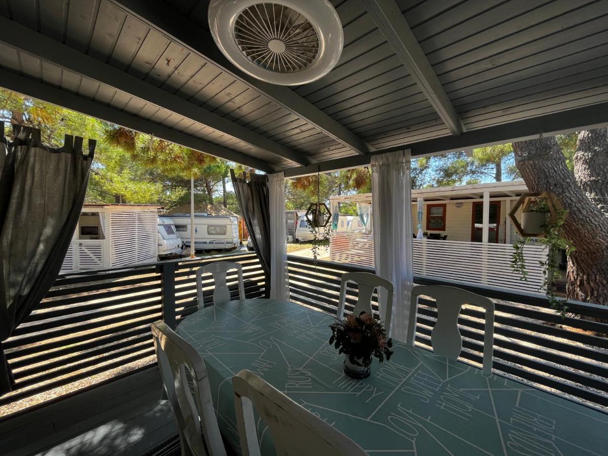 Dalmacia Mobile Homes And Caravans At The Beach Privlaka  Exterior foto